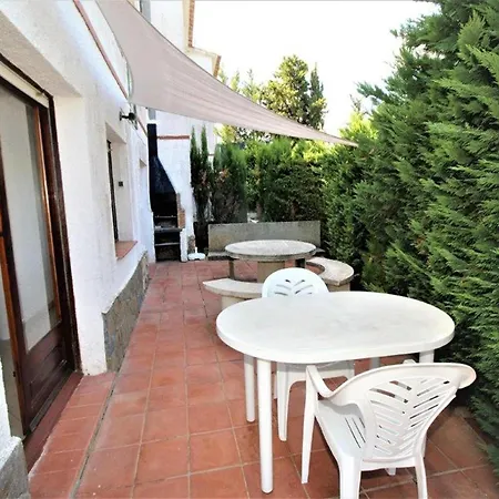 With Shared Pool In Pals Apartment Begur