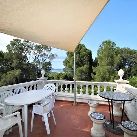 With Shared Pool In Pals Appartamento *
